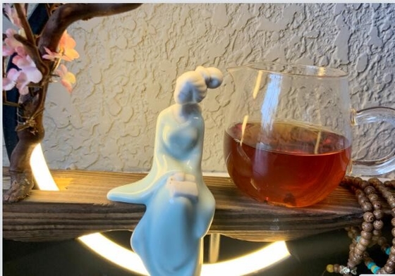 Da Hong Pao, yang diproduksi di Gunung Wuyi Fujian, adalah teh oolong, kualitas yang sangat baik