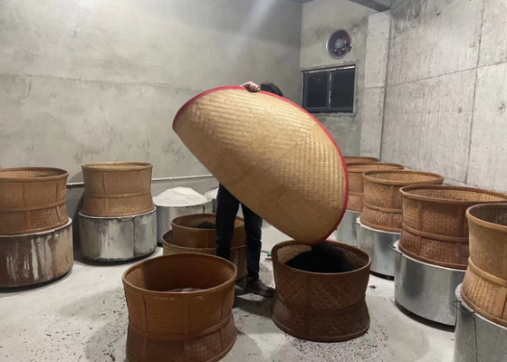 Teh Oolong Panas atau Dingin dengan Aroma Bunga untuk Disuguhkan