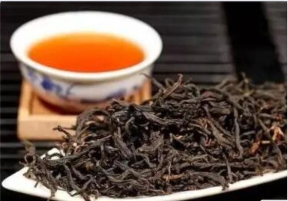 Silver junmei adalah kuncup teh teh liar, yang dipetik dari spesies kecil asli ekologis teh liar di