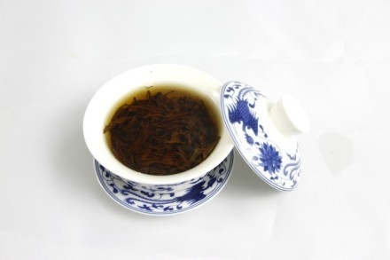 Rasakan keanggunan Feibai Anji white tea Golden bud - Golden Peony Tea