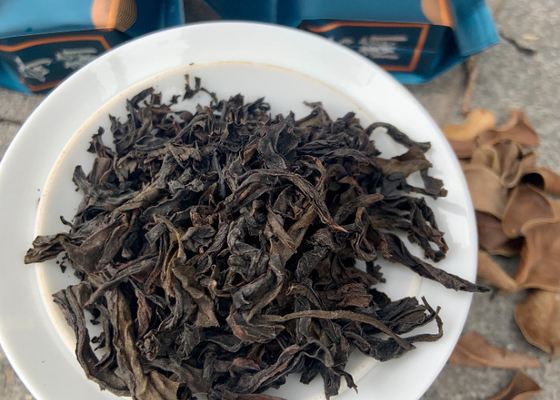 Smoky Lapsang Rases Tea dengan suhu pembuatan 95-100°C dan waktu pembuatan 3-5 menit