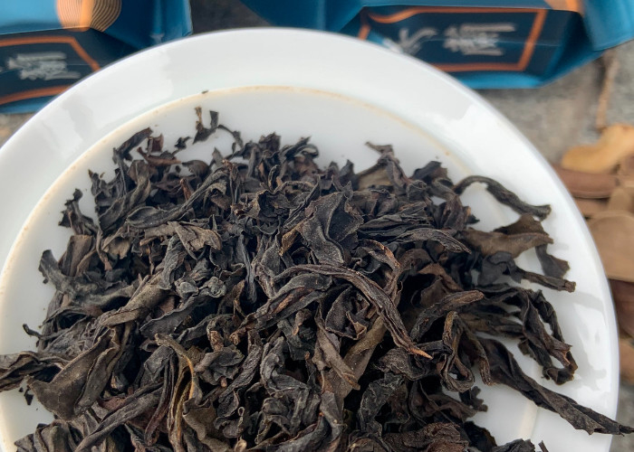 Smoky Lapsang Rases Tea dengan suhu pembuatan 95-100°C dan waktu pembuatan 3-5 menit